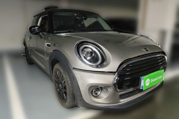 Used MINI 2021 1.5T COOPER Classic Edition Front Right 45 Deg