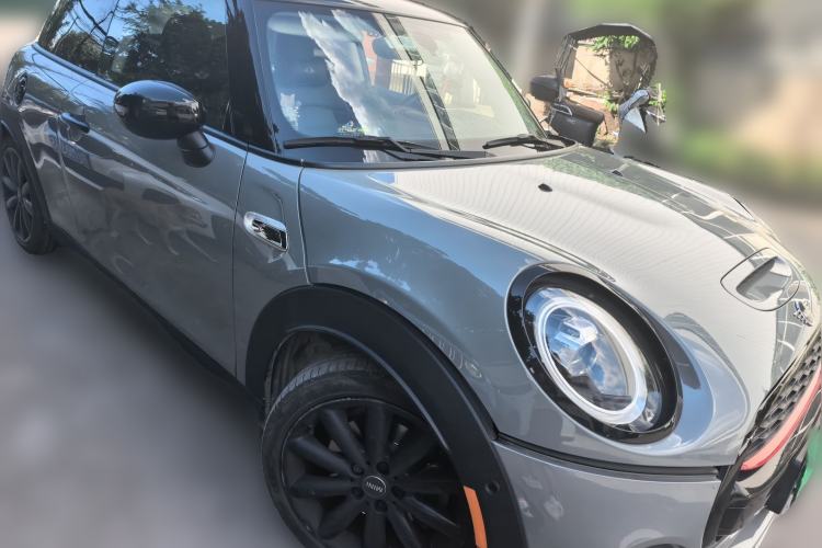 Used MINI 2021 2.0T COOPER S Classic Edition Front Right 45 Deg
