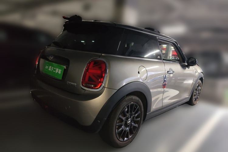 Used MINI 2021 1.5T COOPER Classic Edition Rear Right 45 Deg