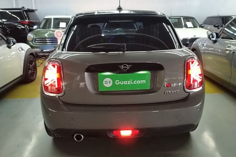Used MINI 2021 1.5T COOPER Artist Five-Door Edition Rear