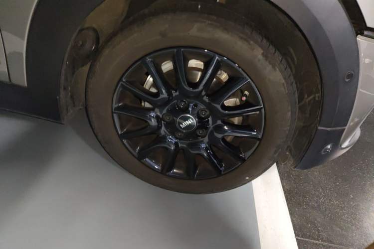 Used MINI 2021 1.5T COOPER Classic Edition Right Front Wheel Hub
