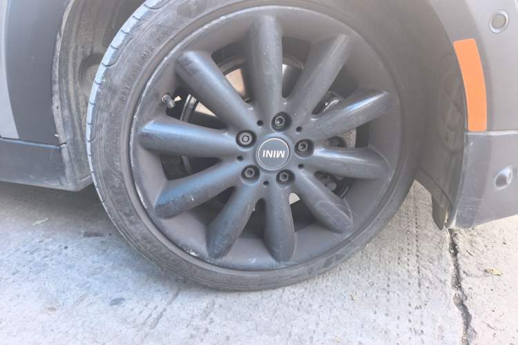 Used MINI 2021 2.0T COOPER S Classic Edition Right Front Wheel Hub