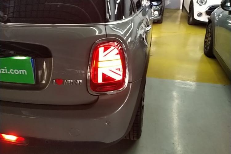 Used MINI 2021 1.5T COOPER Artist Five-Door Edition Right Rear Taillight