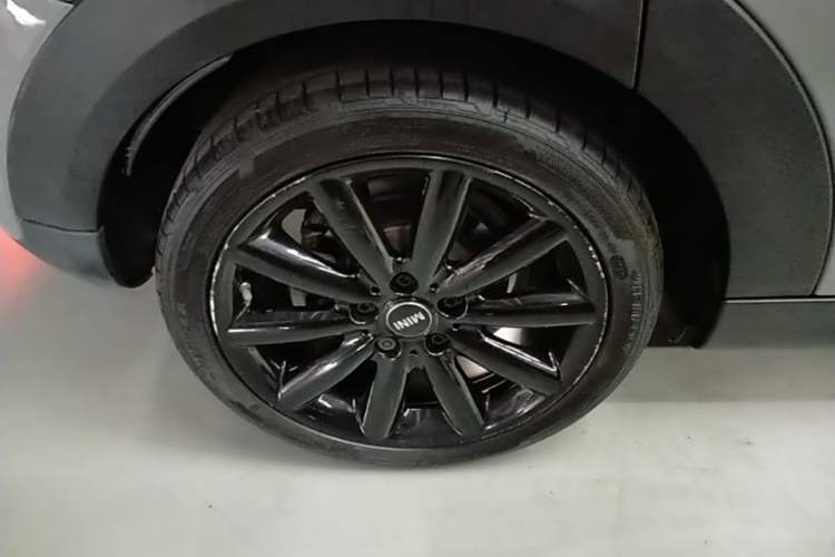 Used MINI 2021 1.5T COOPER Artist Five-Door Edition Right Rear Wheel Hub