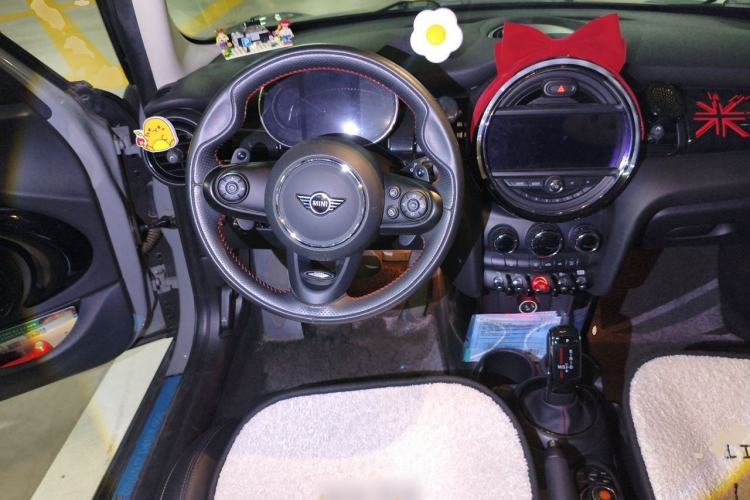 Used MINI 2021 2.0T COOPER S Classic Edition Five-Door Model Steering Wheel