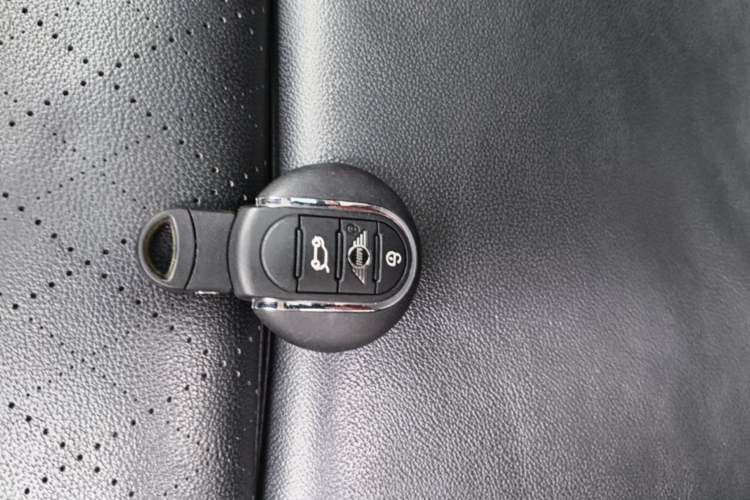 Used MINI 2021 1.5T COOPER Artist Five-Door Edition Vehicle Key