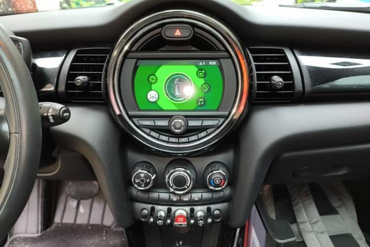 Used MINI 2021 1.5T ONE PLUS Five-Door Edition Audio And AC Panel