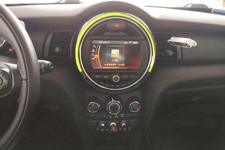 Used MINI 2021 1.5T ONE Five-Door Version Audio And AC Panel