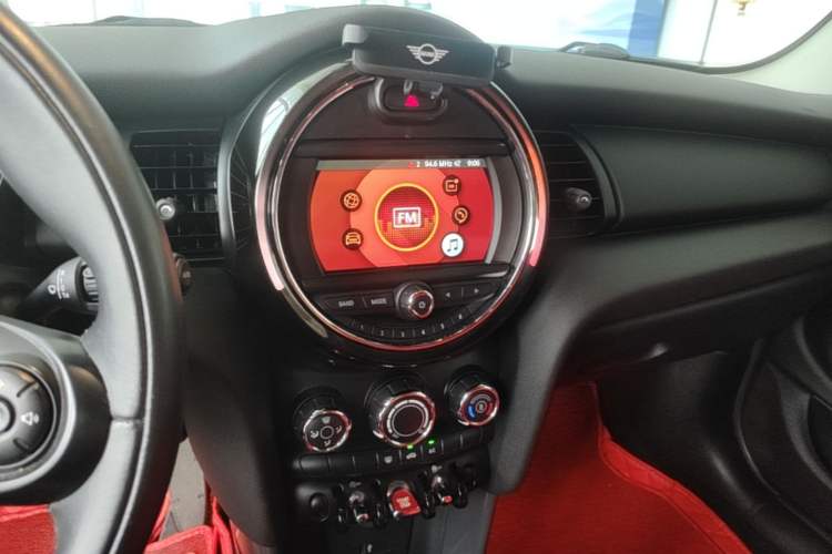 Used MINI 2021 1.5T ONE Five-Door Version Audio And AC Panel