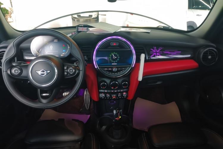 Used MINI 2021 1.5T COOPER Racing Edition Five-Door Model Center Console