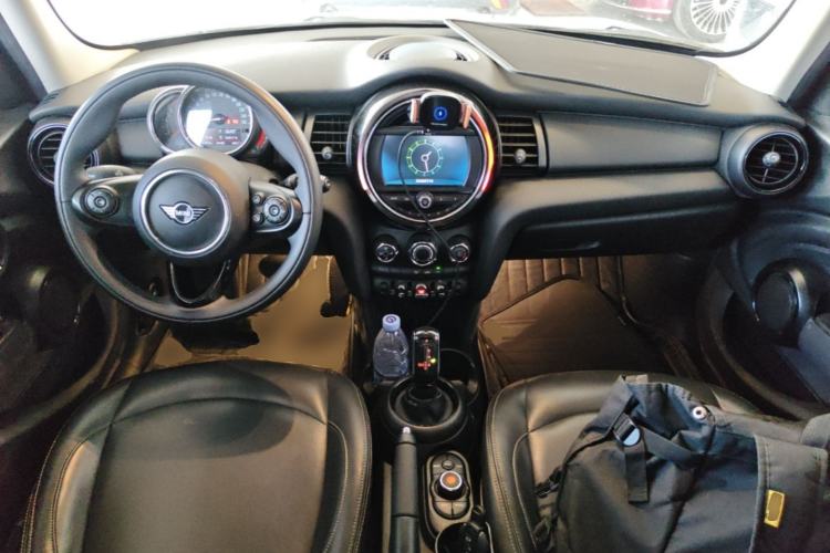 Used MINI 2021 1.5T ONE Five-Door Version Center Console