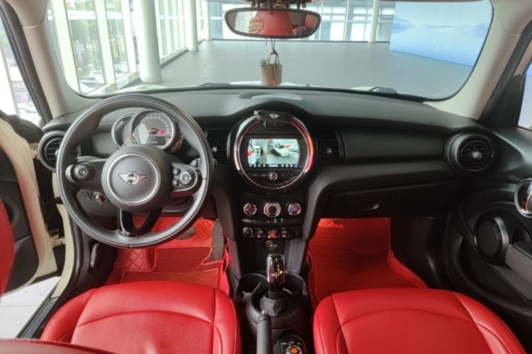 Used MINI 2021 1.5T ONE Five-Door Version Center Console
