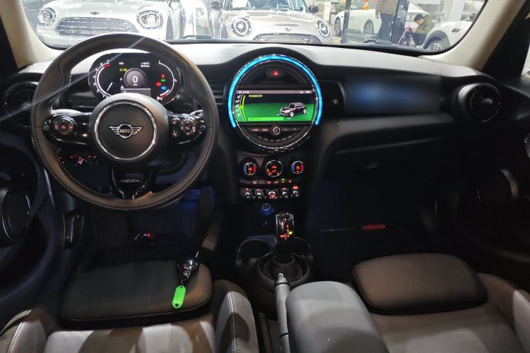 Used MINI 2021 1.5T COOPER Artist Five-Door Edition Center Console