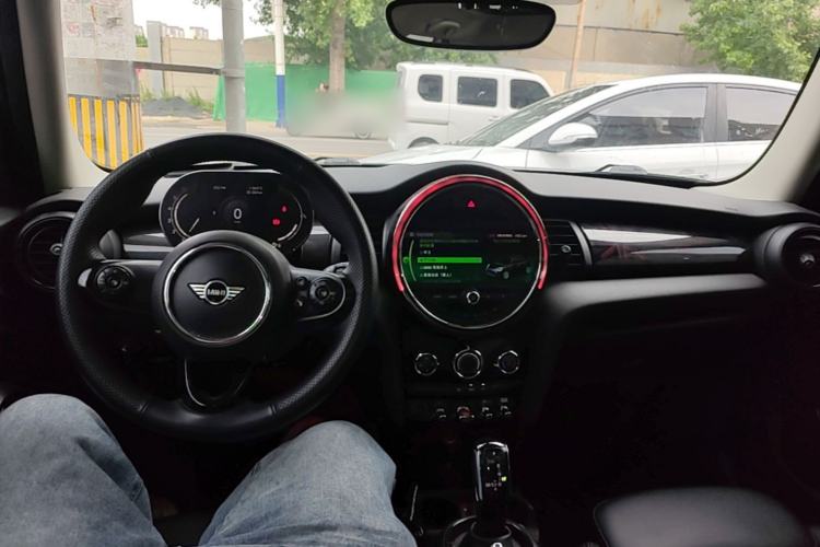 Used MINI 2021 1.5T COOPER Classic Edition Five-Door Version Center Console