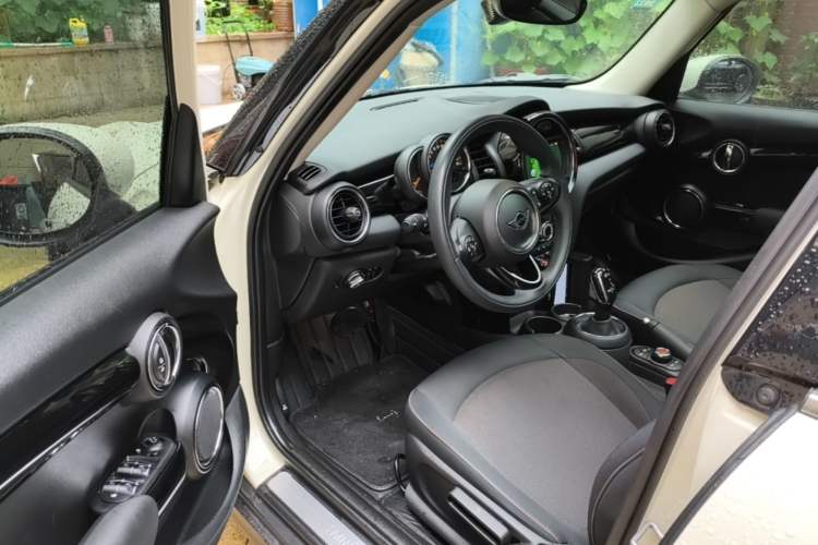 Used MINI 2021 1.5T ONE PLUS Five-Door Edition Driver Seat