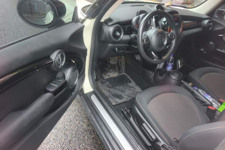 Used MINI 2021 1.5T ONE PLUS Driver Seat