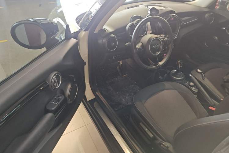 Used MINI 2021 1.5T ONE PLUS Driver Seat