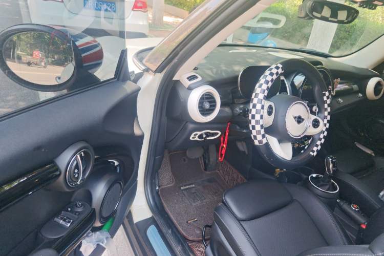 Used MINI 2021 1.5T COOPER Classic Edition Driver Seat