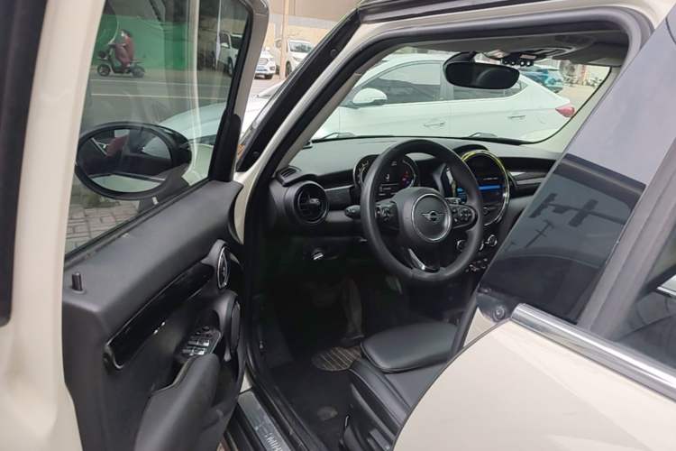 Used MINI 2021 1.5T COOPER Classic Edition Five-Door Version Driver Seat