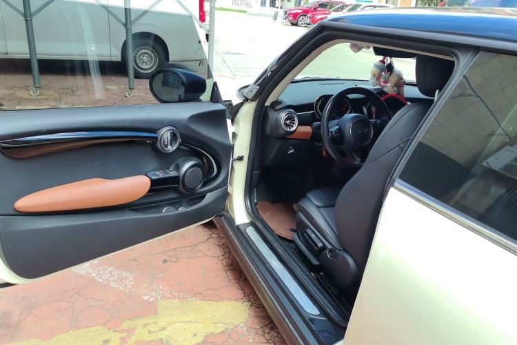 Used MINI 2021 1.5T COOPER Classic Edition Driver Seat