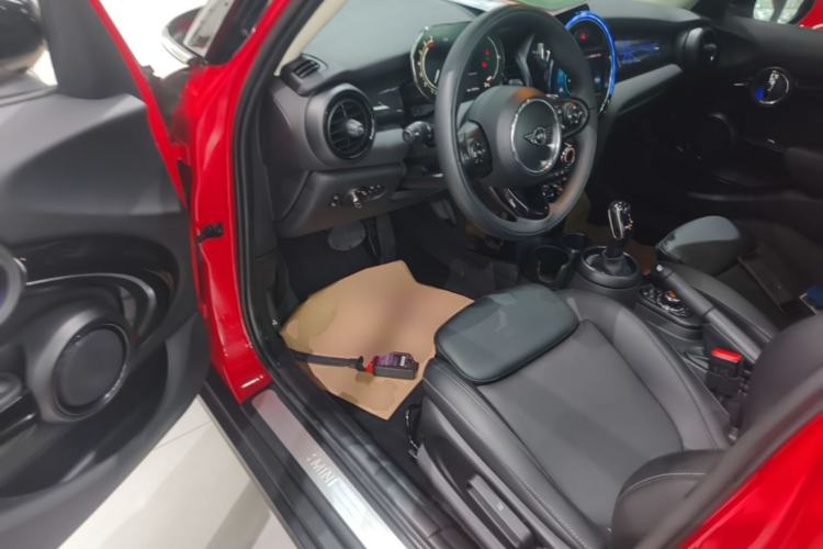 Used MINI 2021 1.5T COOPER Classic Edition Five-Door Version Driver Seat