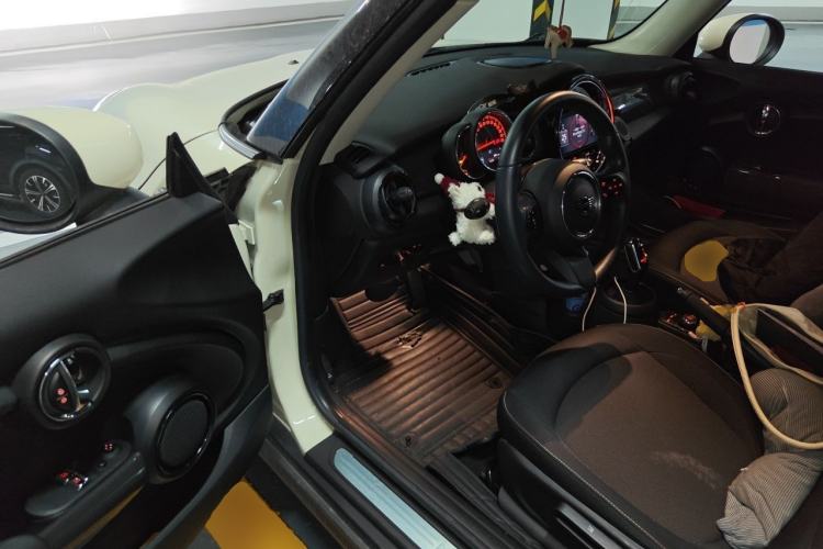 Used MINI 2021 1.5T ONE Driver Seat