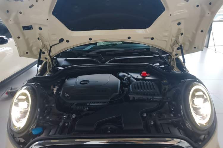 Used MINI 2021 1.5T COOPER Racing Edition Five-Door Model Engine Bay