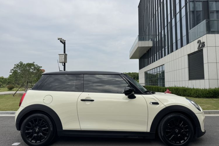Used MINI 2021 1.5T COOPER Classic Edition Exterior 1