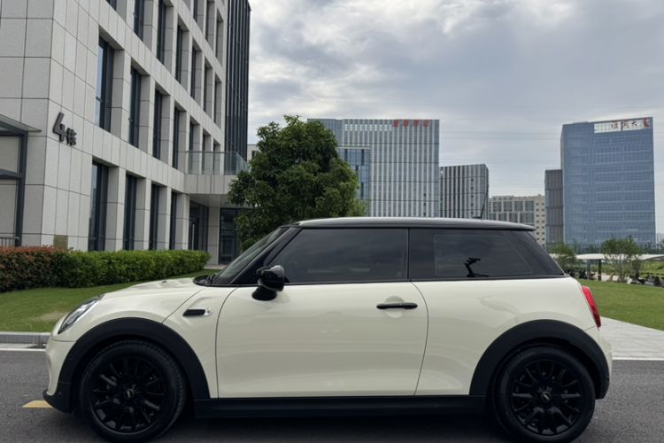 Used MINI 2021 1.5T COOPER Classic Edition Exterior 2