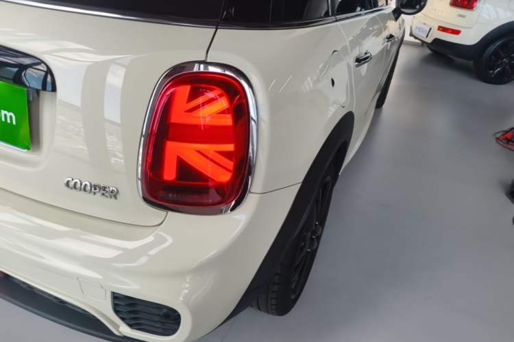 Used MINI 2021 1.5T COOPER Racing Edition Five-Door Model Exterior 3