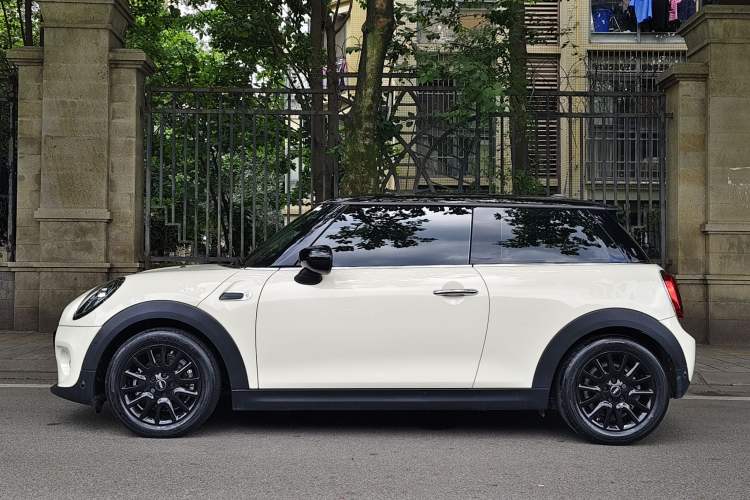 Used MINI 2021 1.5T COOPER Classic Edition Exterior 3