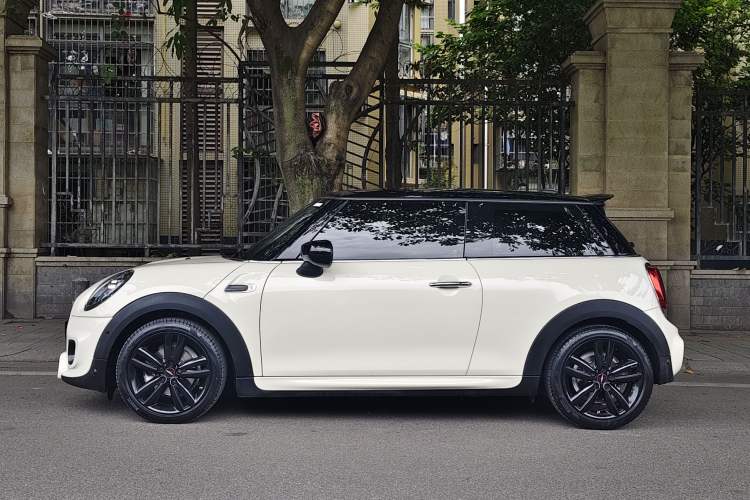 Used MINI 2021 1.5T COOPER Racing Driver Exterior 3