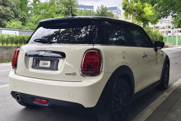 Used MINI 2021 1.5T COOPER Classic Edition Exterior 4