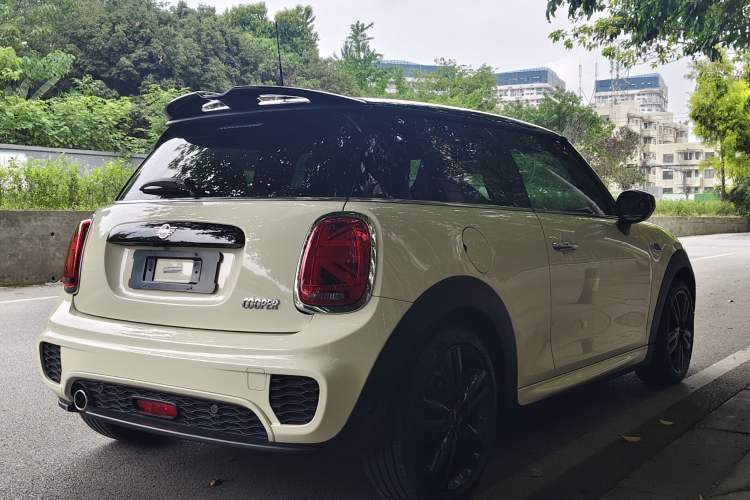 Used MINI 2021 1.5T COOPER Racing Driver Exterior 4