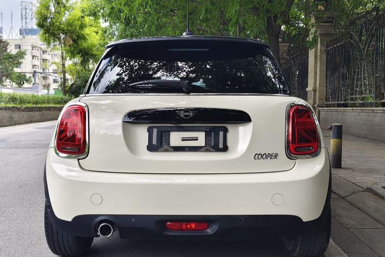 Used MINI 2021 1.5T COOPER Classic Edition Exterior 5