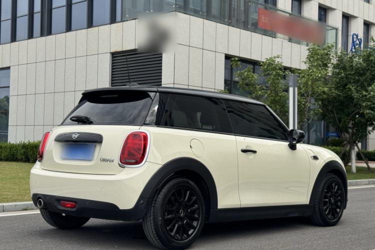 Used MINI 2021 1.5T COOPER Classic Edition Exterior 7