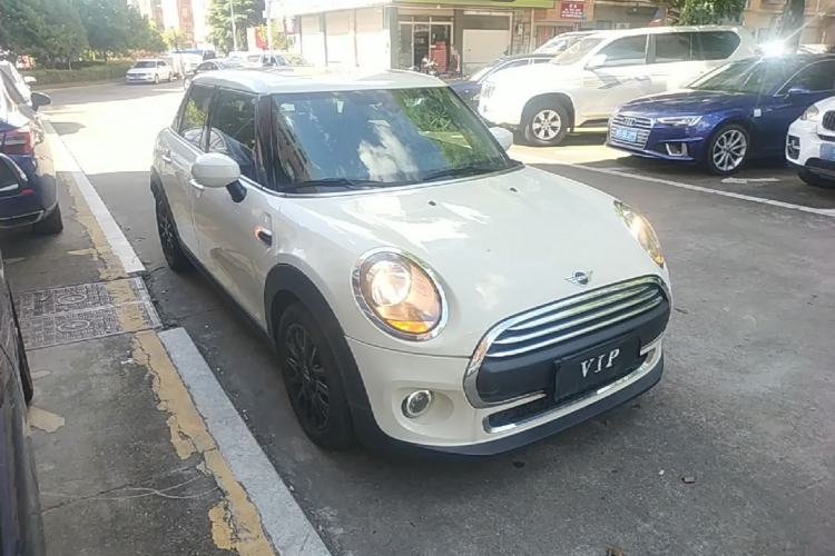 Used MINI 2021 1.5T ONE PLUS Five-Door Edition Front Right 45 Deg