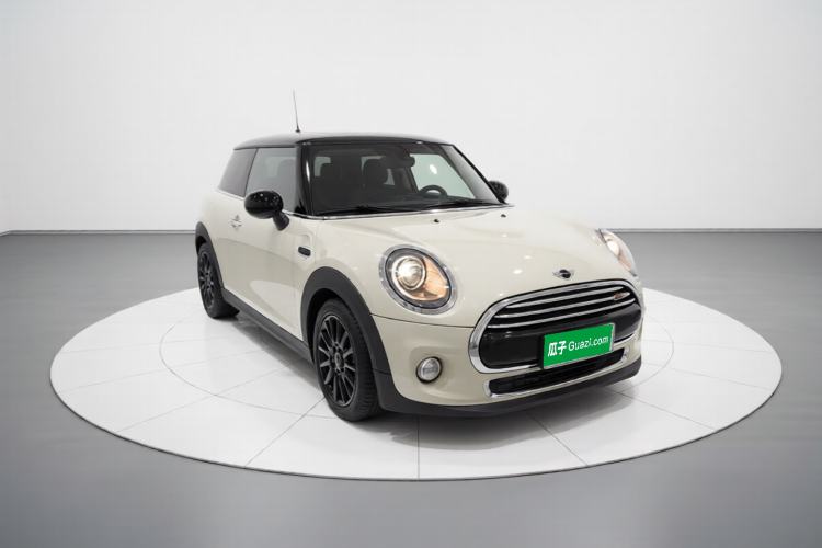 Used MINI 2021 1.5T ONE PLUS Front Right 45 Deg