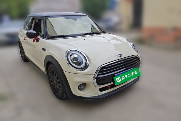 Used MINI 2021 1.5T COOPER Classic Edition Front Right 45 Deg