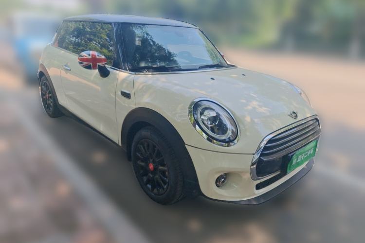 Used MINI 2021 1.5T COOPER Classic Edition Front Right 45 Deg