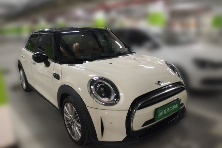 Used MINI 2021 1.5T COOPER Classic Edition Five-Door Version Front Right 45 Deg