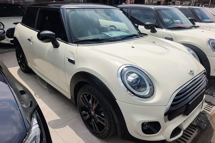 Used MINI 2021 1.5T COOPER Racing Driver Front Right 45 Deg
