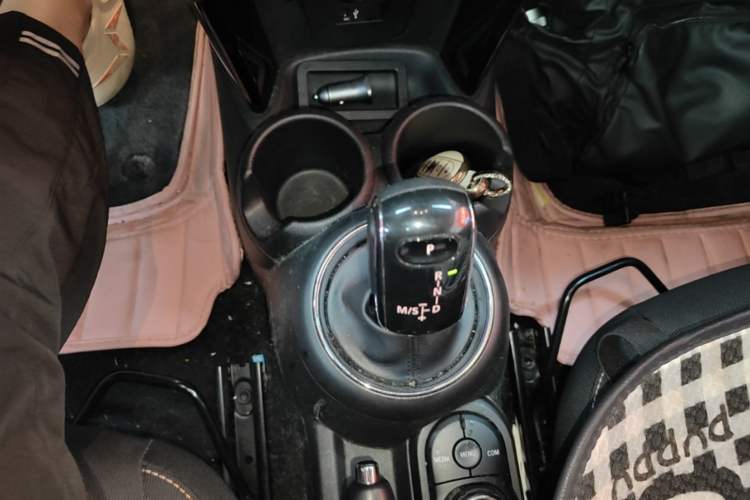 Used MINI 2021 1.5T ONE PLUS Gear Lever