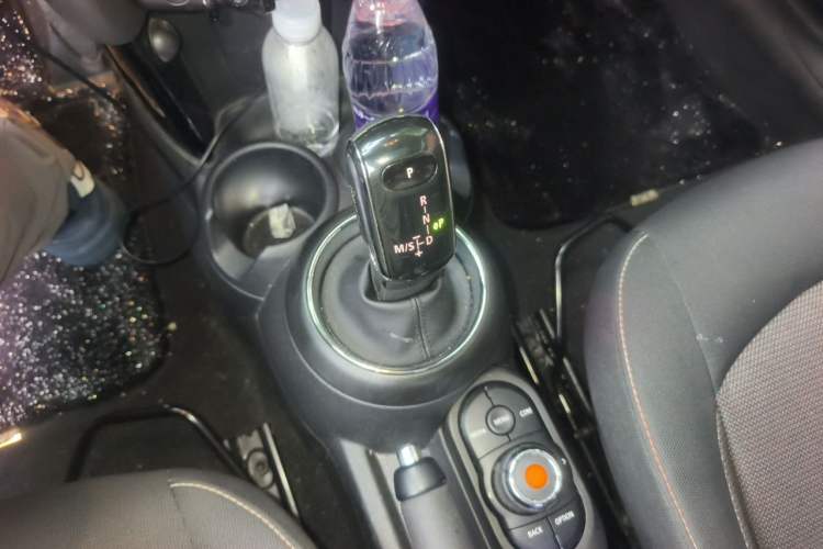 Used MINI 2021 1.5T ONE PLUS Gear Lever