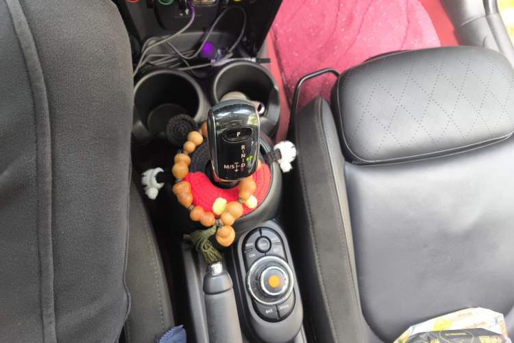 Used MINI 2021 1.5T COOPER Artist Five-Door Edition Gear Lever