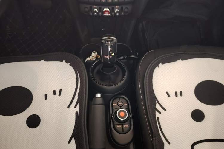 Used MINI 2021 1.5T ONE Five-Door Version Gear Lever