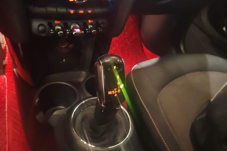 Used MINI 2021 1.5T ONE PLUS Gear Lever