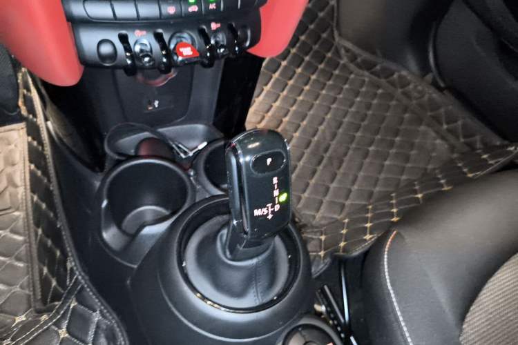 Used MINI 2021 1.5T ONE PLUS Gear Lever