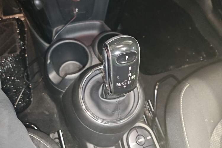 Used MINI 2021 1.5T ONE PLUS Gear Lever
