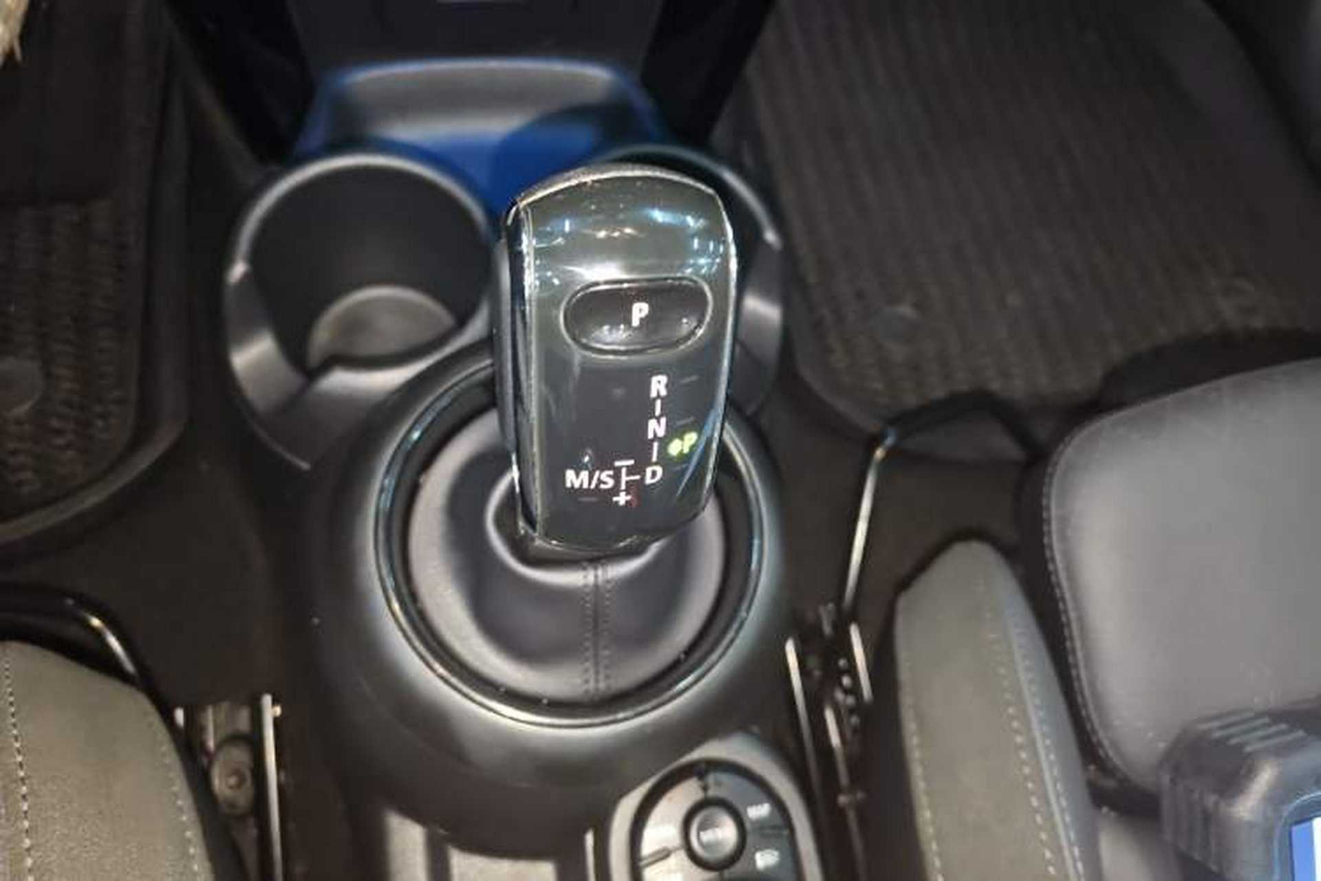 Used MINI 2021 1.5T COOPER Artist Five-Door Edition Gear Lever